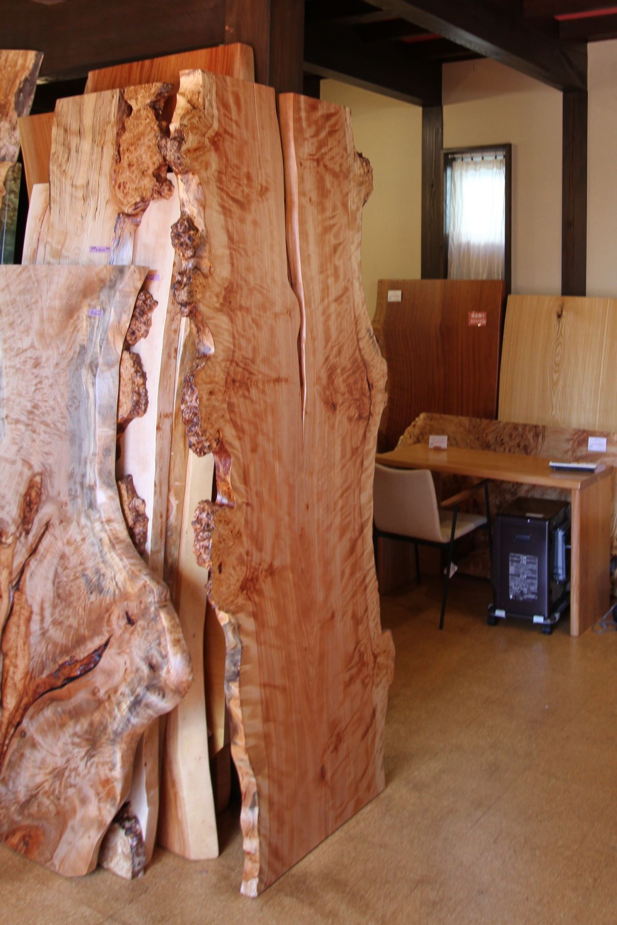 天然木 神奈川 海老名展示 モンキーポット材 一枚板 テーブル用天板