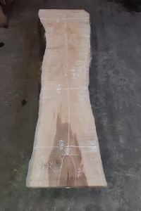 一枚板 楓（かえで、カエデ）DIY粗木材　テーブル用天板　セール￥50,000（税別） 1520 ×270~590 mm