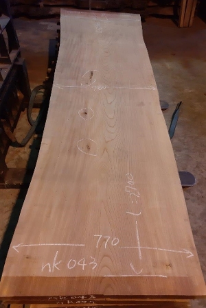 一枚板 欅（けやき・ケヤキ）粗木材　カウンター、テーブル用天板　セール￥400,000（税別） 5000 ×770~780 ~900mm