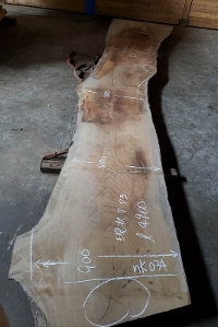 一枚板 欅（けやき・ケヤキ）粗木材　カウンター、テーブル用天板　セール￥500,000（税別） 4900 ×900~800 ~1100 mm