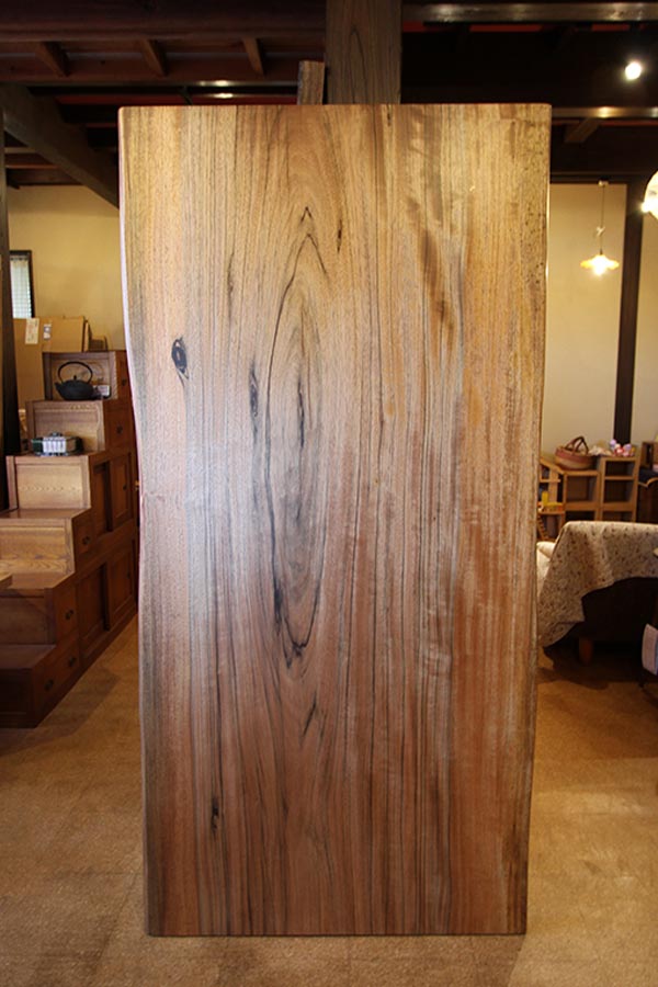 神奈川県 海老名店展示 一枚板 ボセ材 テーブル用天板 セール｜一枚板