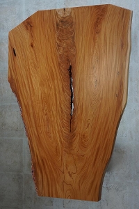 一枚板 欅（けやき・ケヤキ）材　カウンター、テーブル用天板　セール￥280,000（税別） 1790 ×570~1150mm