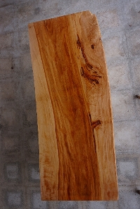 一枚板 栃（とち、トチ）材　カウンター、テーブル用天板　セール￥420,000（税別） 2500 ×990~1000~910 mm