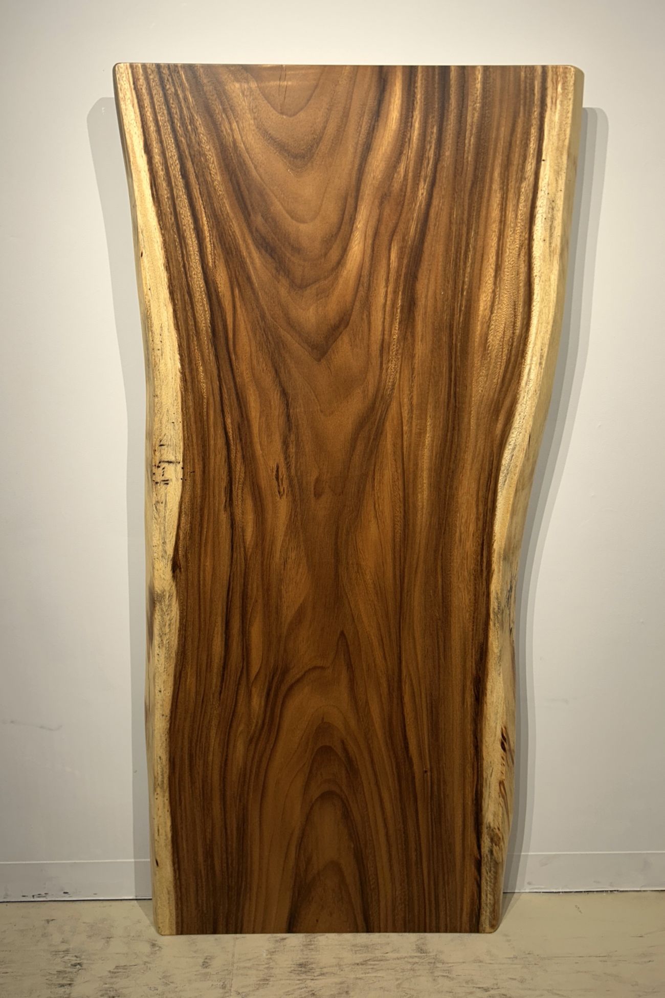 天然木 東京 新宿 東五軒町店展示 欅（けやき・ケヤキ）材 一枚板
