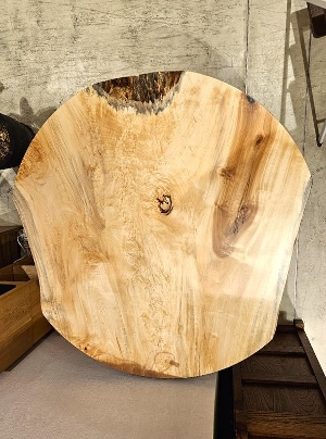 天然木 東京 新宿 東五軒町展示 モンキーポット材 一枚板 テーブル用天  