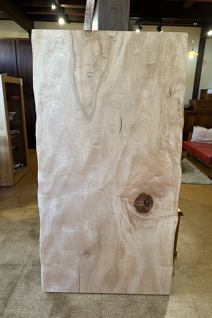 神奈川県 海老名店展示 一枚板 モンキーポット材 テーブル用天板