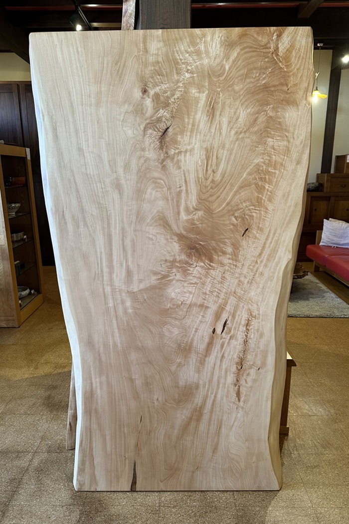 神奈川県 海老名店展示 一枚板 モンキーポット材 テーブル用天板