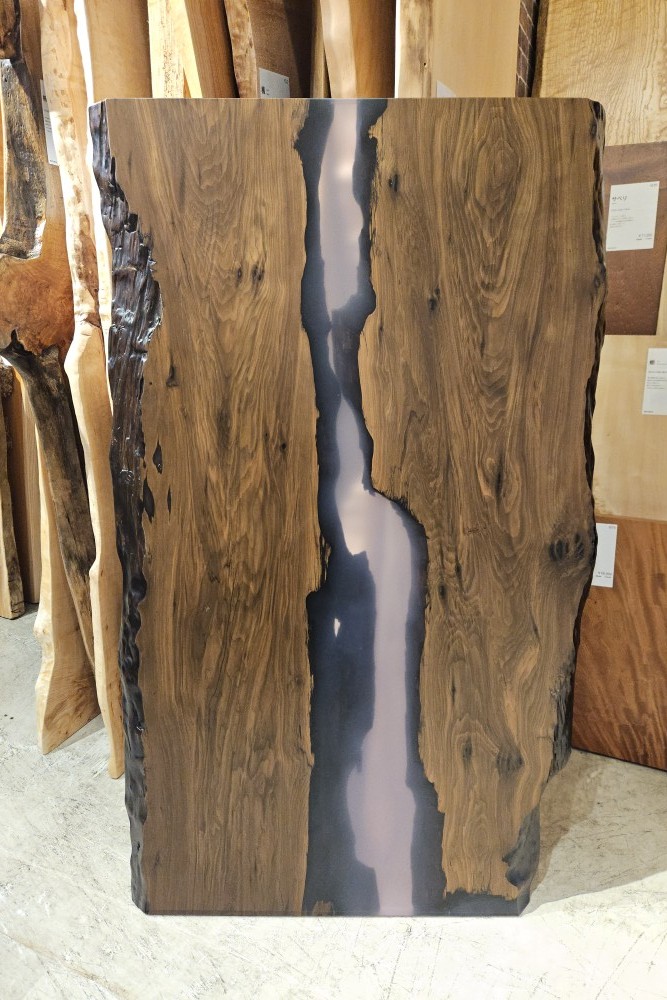 天然木 東京 新宿 東五軒町店展示 欅（けやき・ケヤキ）材 一枚板