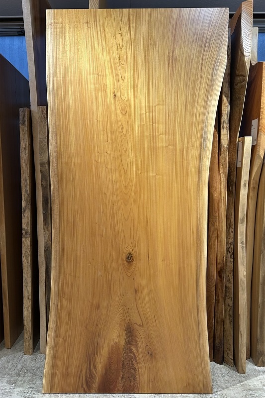 天然木 東京 新宿 東五軒町店展示 欅（けやき・ケヤキ）材 一枚板