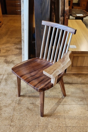 天然木 東京 新宿 東五軒町店展示 ポプラ材 一枚板 テーブル用天板