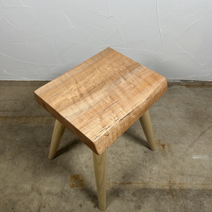 天然木 東京 新宿 東五軒町店展示 欅（けやき・ケヤキ）材 一枚板