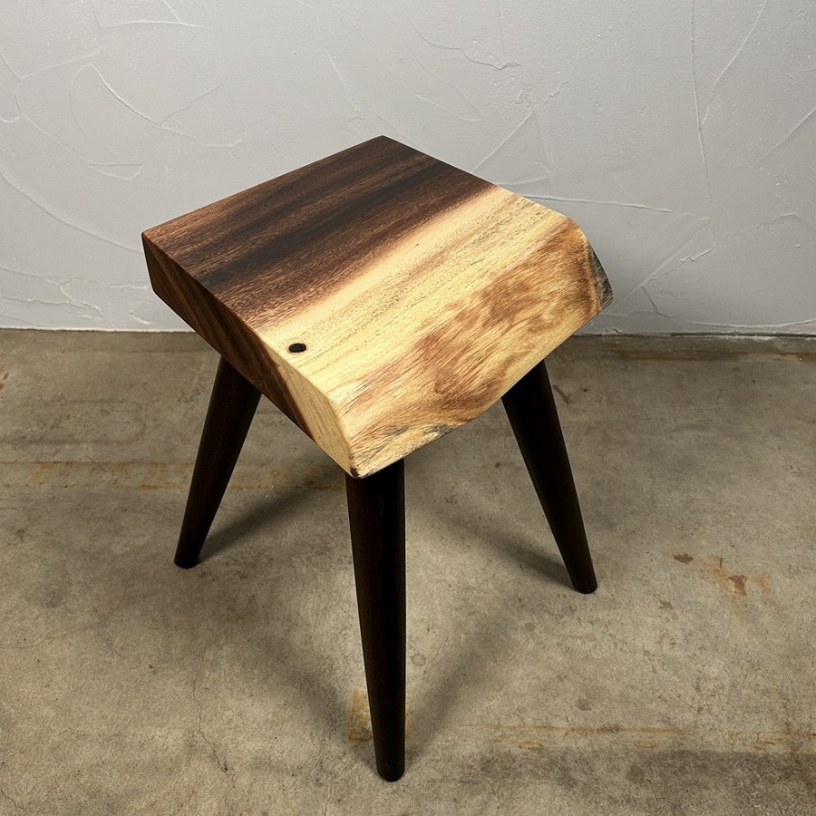 天然木 東京 新宿 東五軒町店展示 欅（けやき・ケヤキ）材 一枚板