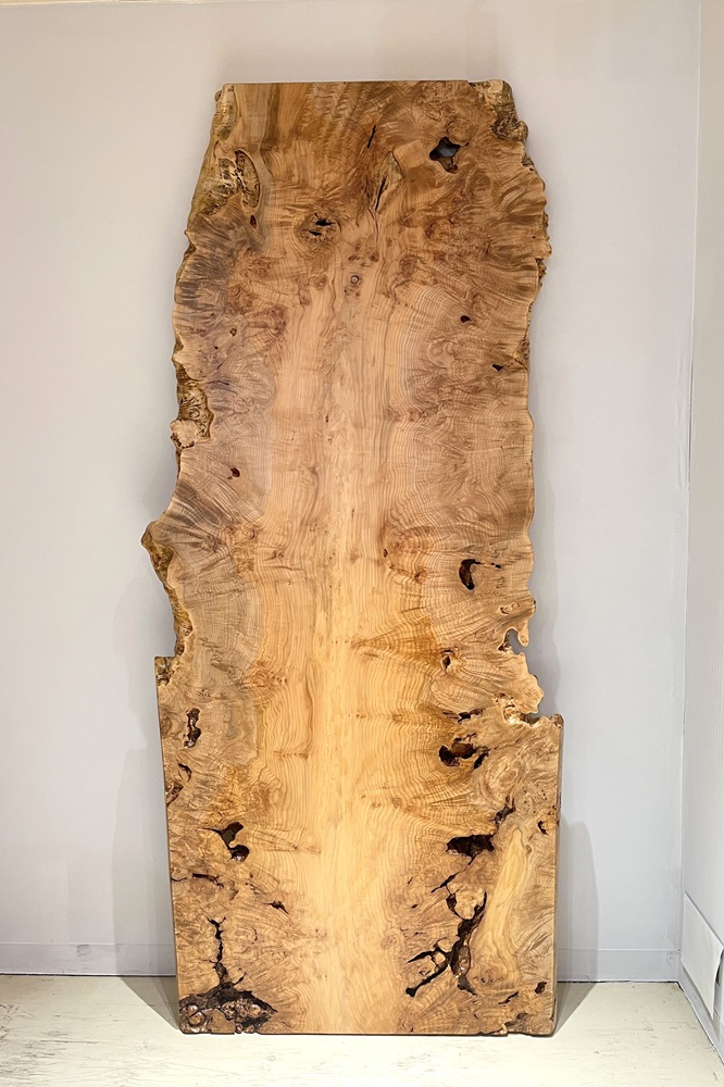 0712 楓 カエデ 一枚板 無垢 テーブル 天板 花台 長さ134cm 幅39.2cm 厚み8cm DIY 愛知県岡崎市 直接引取可能　アントレ 天然木 新潟工場 楓材 一枚板 DIYテーブル用天板 セール｜一枚板