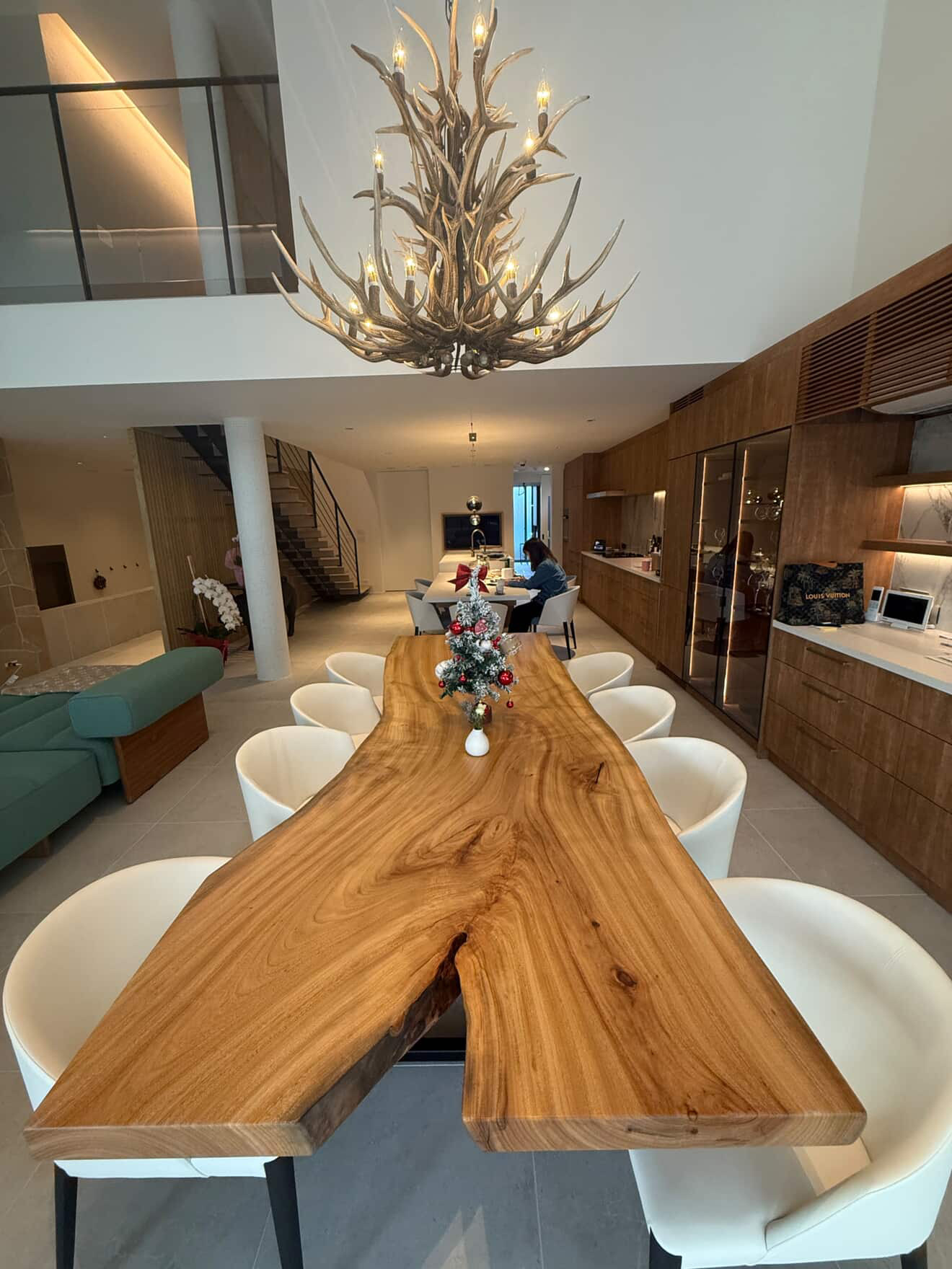 楠材 ダイニングテーブル