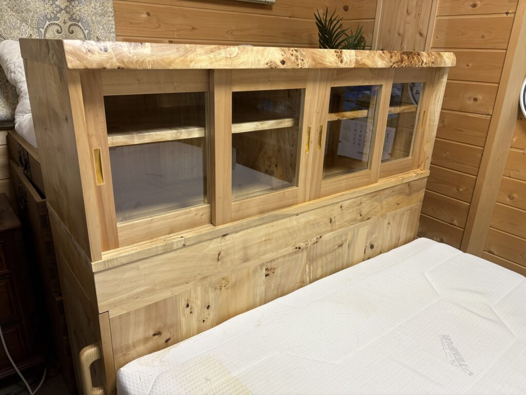 一枚板　ポプラ材　ベットサイドチェスト　ヘッドボード