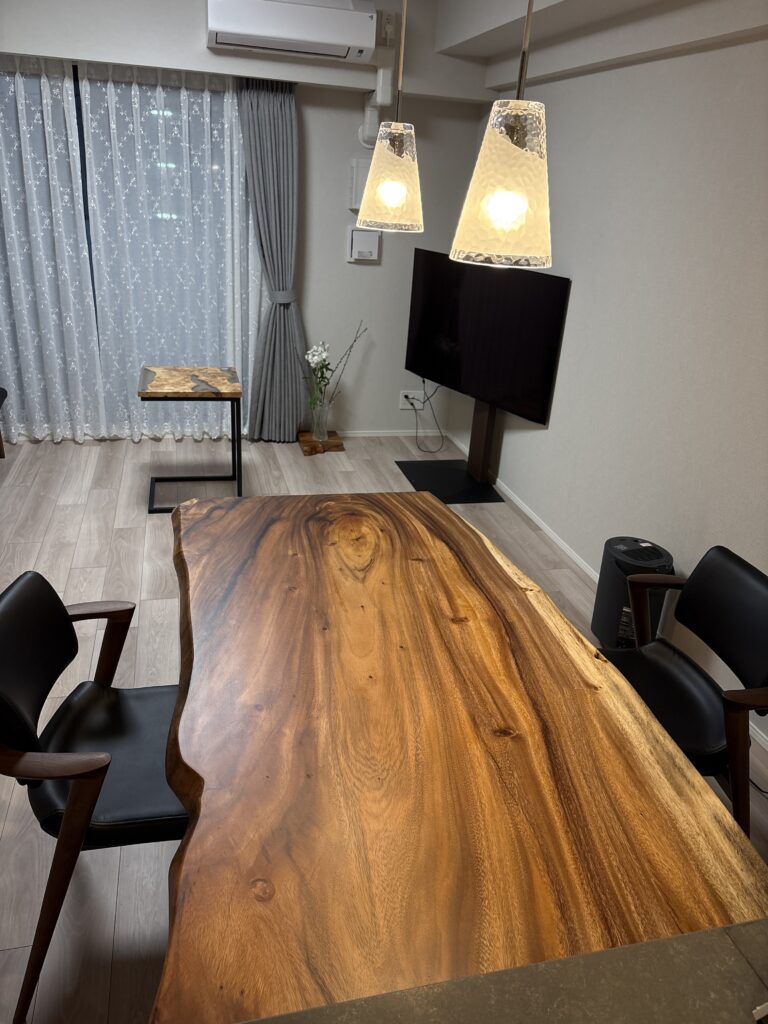 ダイニングテーブル　モンキーポッド