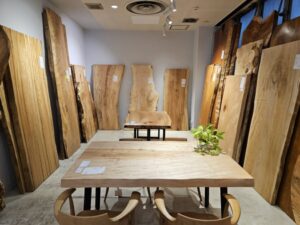 一枚板テーブルはどこで買う？専門店で選ぶ5つのメリット